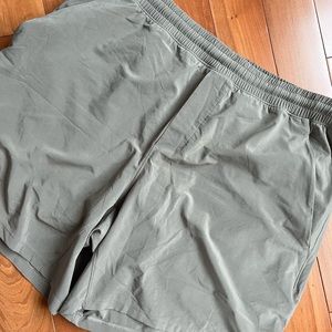 Lululemon men shorts size XL new without tags